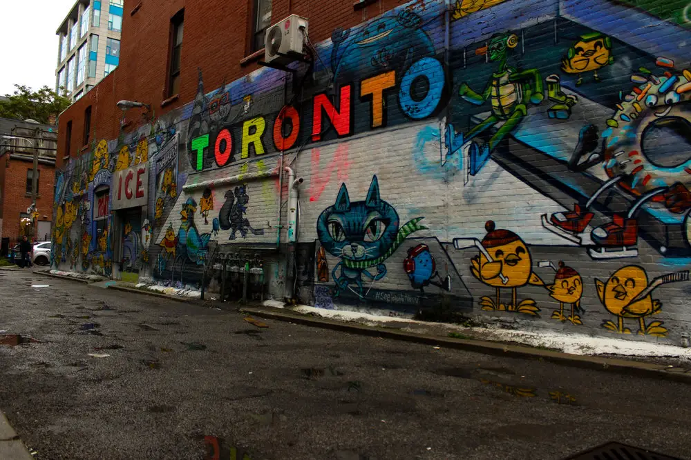 graffiti alley in toronto