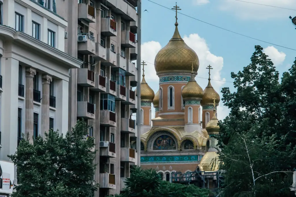 Exploring The Streets and Architecture of Bucharest: A Photo Diary