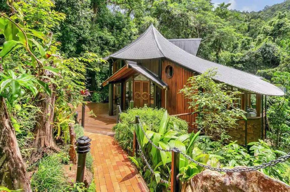 treehouse airbnb in Cairns