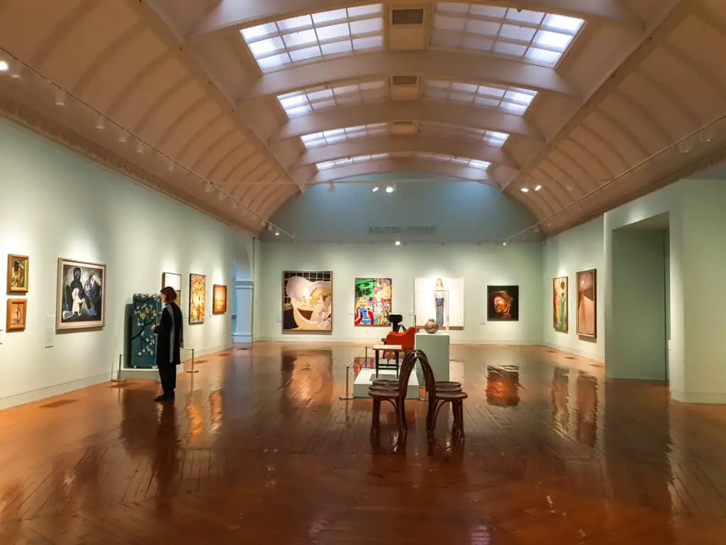 inside bendigo art gallery