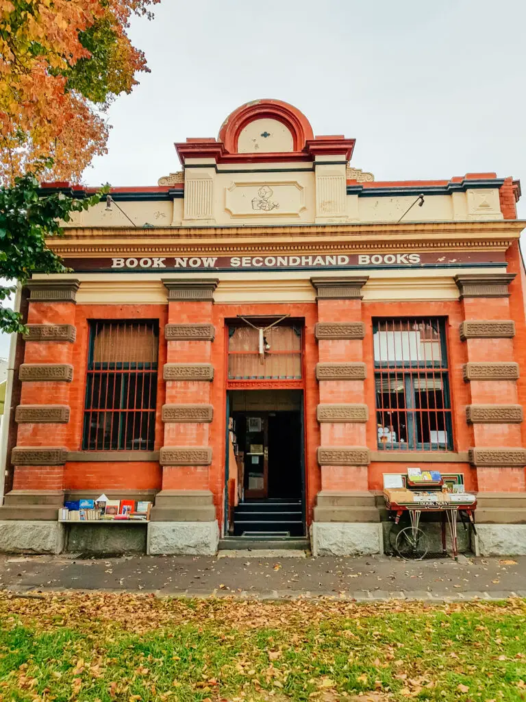exterior of 'Book Now' bookstore in Bendigo