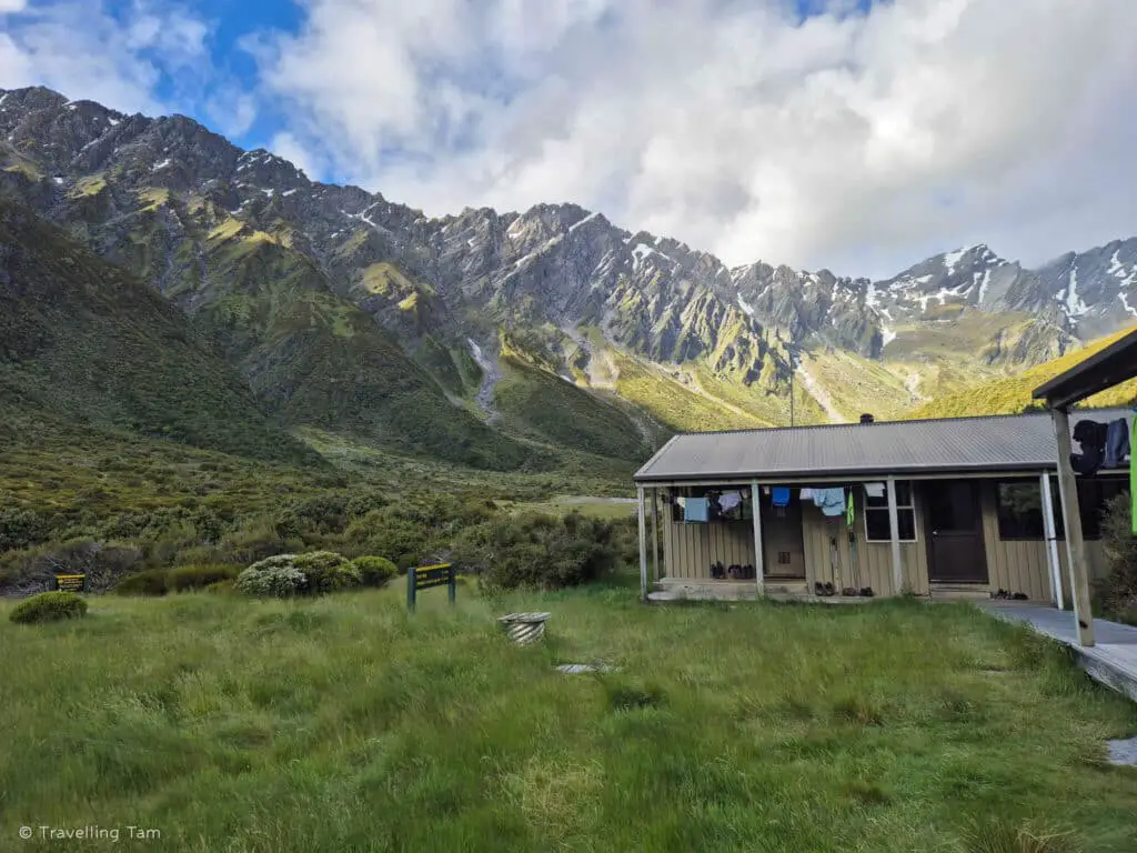 shelter rock hut